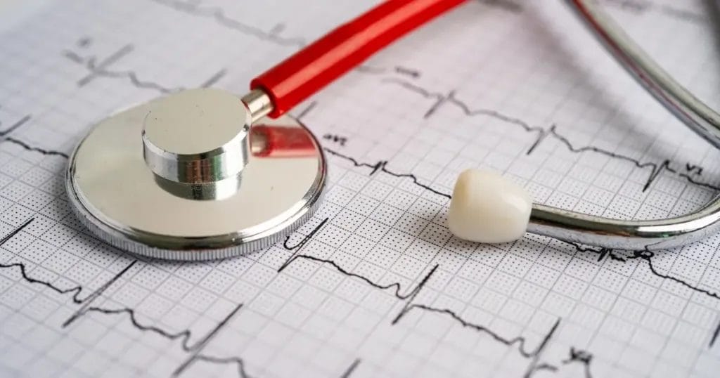 هل يمكن علاج صمام القلب دون جراحة؟