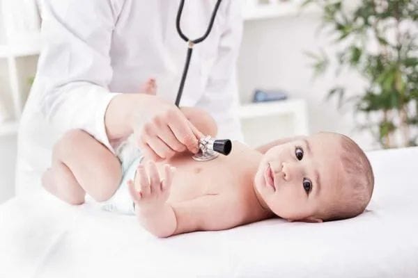 مضاعفات عيوب القلب الخلقية عند حديثي الولادة