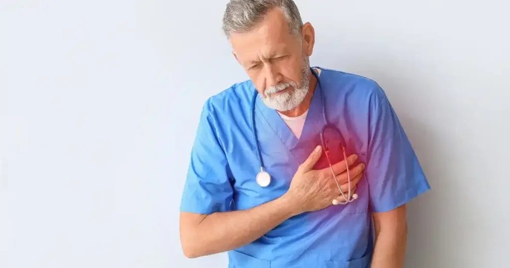 أسباب إجراء عملية قسطرة القلب لكبار السن