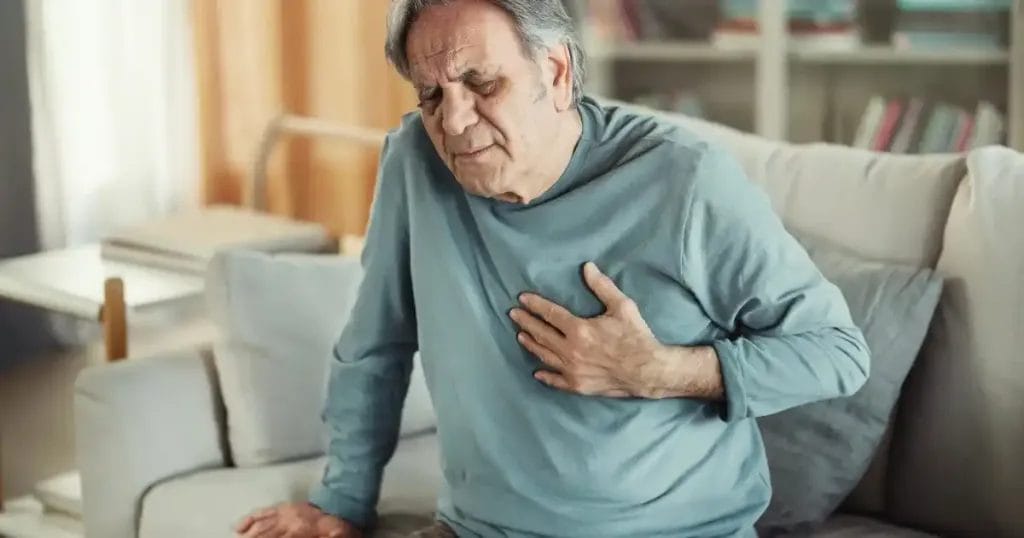 الأعراض بعد عملية قسطرة القلب لكبار السن