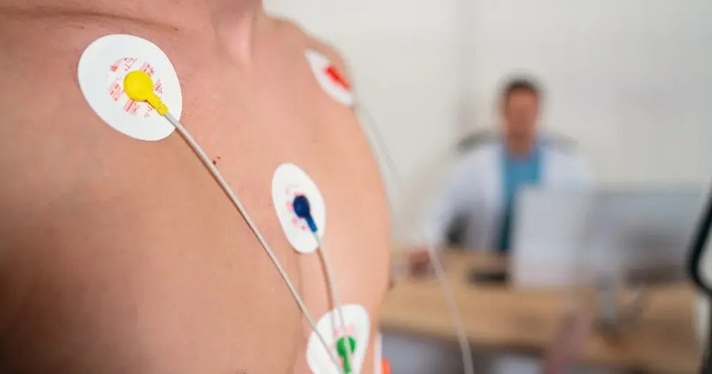 هل رسم القلب بالمجهود يكشف انسداد الشرايين؟